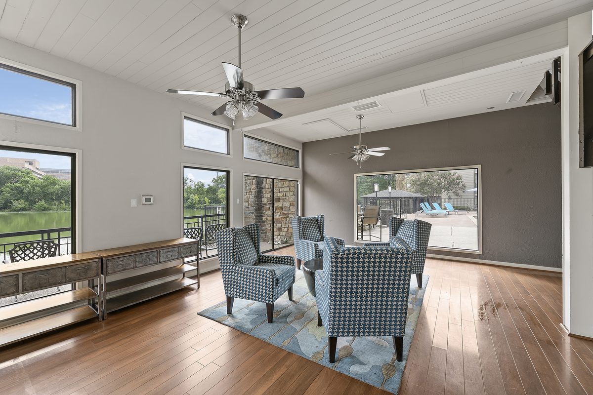 Clubhouse Lounge with Vaulted Ceilings at Lakeside Apartments