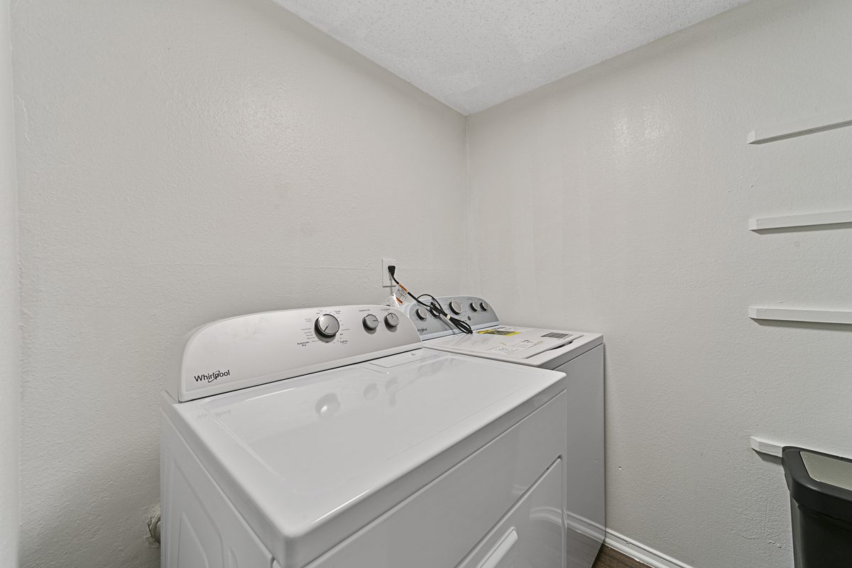 In-Unit Washer & Dryer at Lakeside Apartments