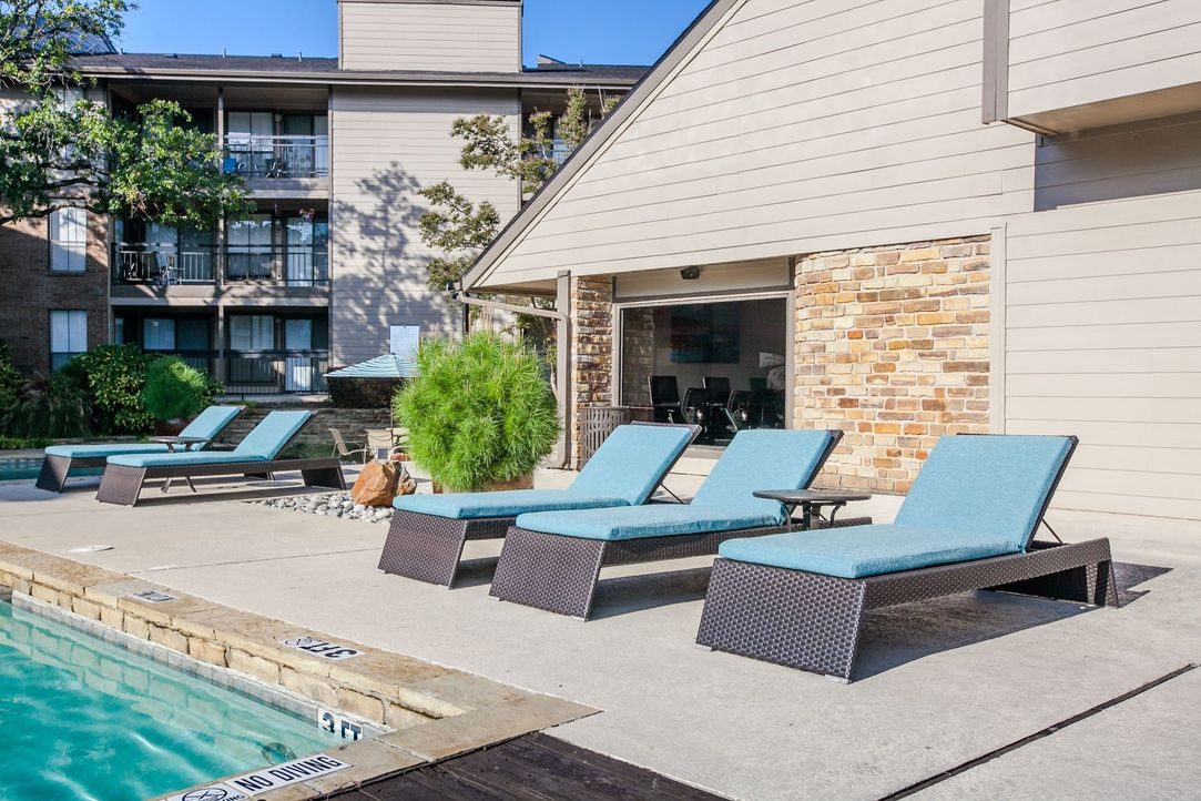 Pool & Sundeck Aerial View at Lakeside Apartments